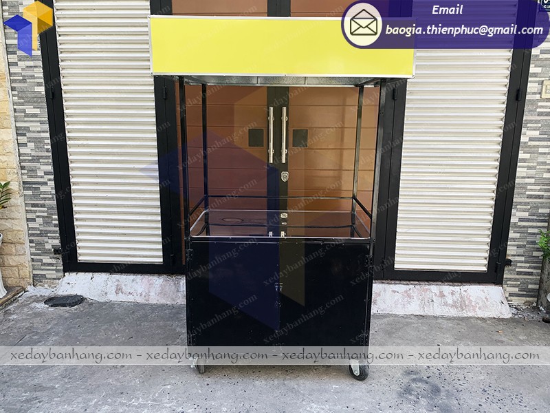 xe bán gà rán lưu động