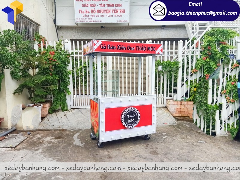 quầy bán gà rán đẹp 