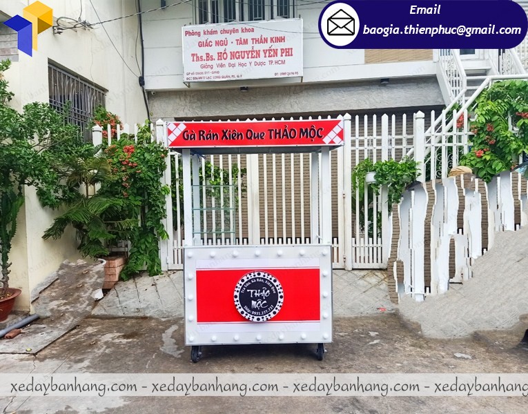 quầy bán gà rán giá rẻ 