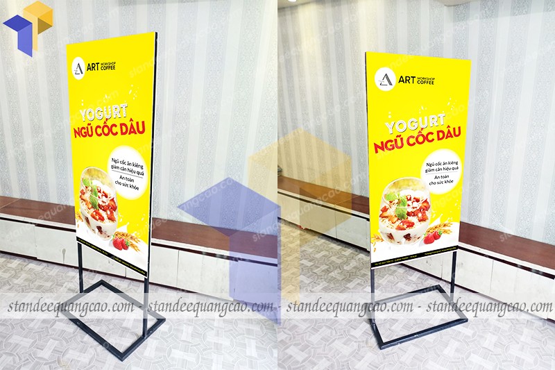cung cấp standee chân sắt 
