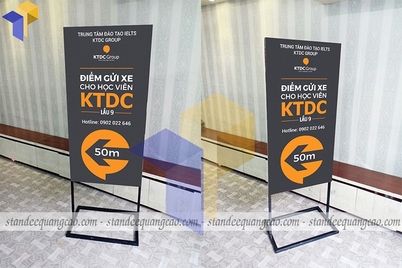 standee khung sắt ngoài trời 