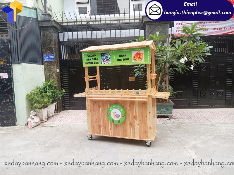 xe gỗ bán đồ ăn giá rẻ