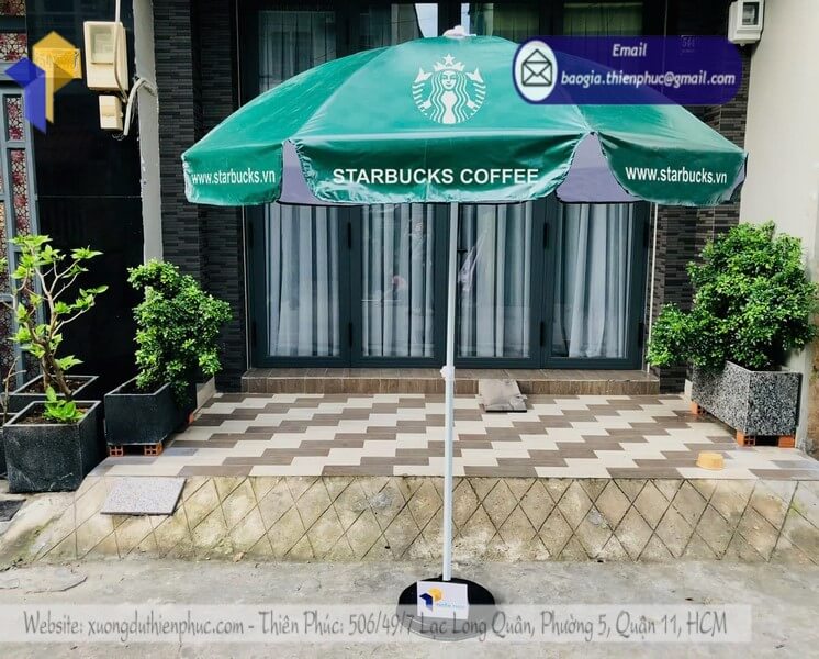 Ô dù quảng cáo ngoài trời in logo giá rẻ cho quán cà phê nhỏ
