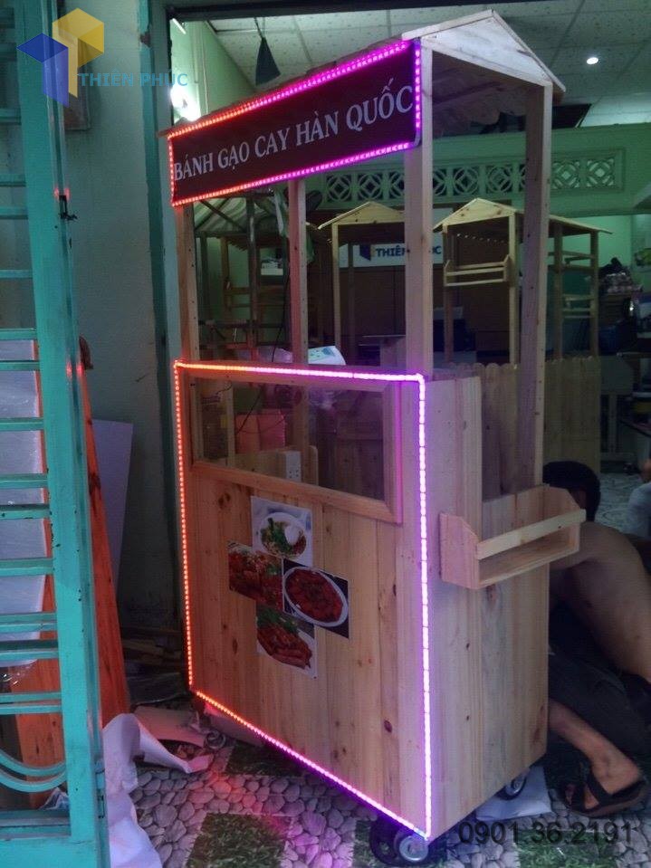 xe bán bánh gạo cay đẹp    