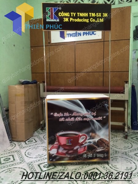 mua-quay-lap-rap-ban-cafe-xep-luu-dong